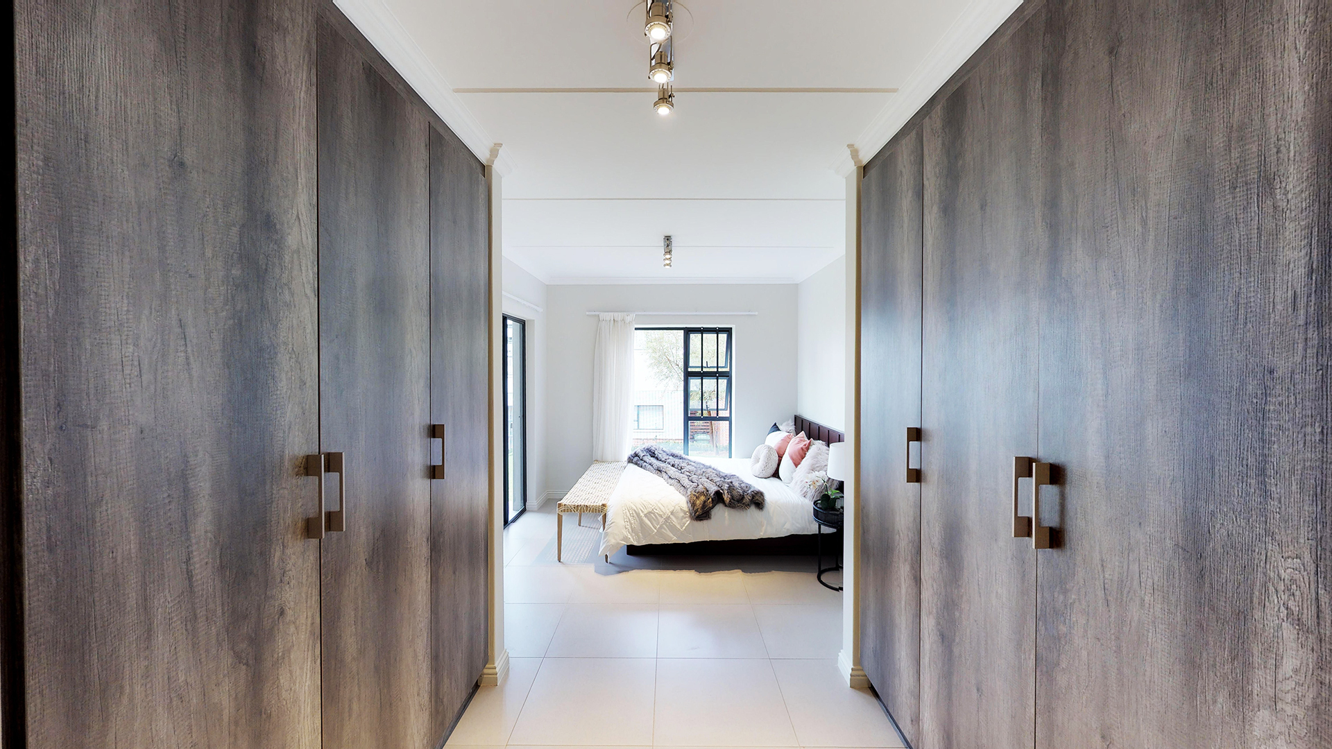 Virtual Tour Cupboards